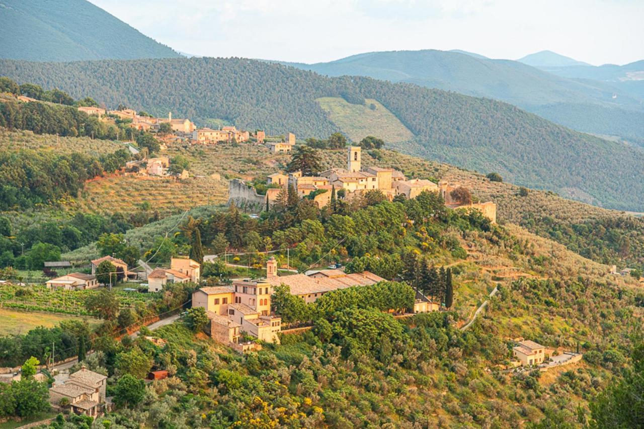 Relais Borgo Campello Pension Campello sul Clitunno Buitenkant foto